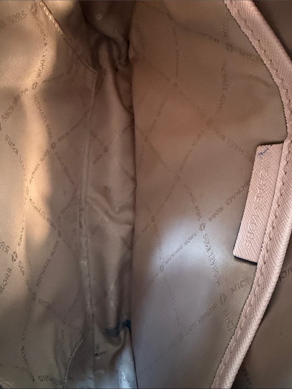 Michael Kors Light Pink crossbody with Signature Lining